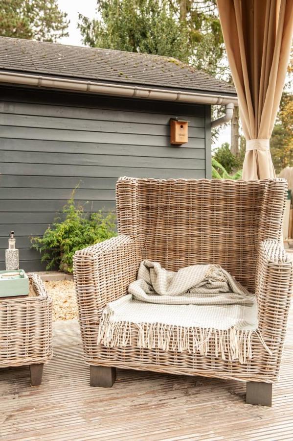 Prachtige Chalet Wabi Sabi Aan Het Water! Geel Exterior foto