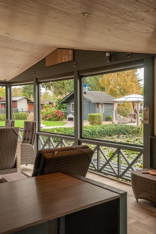 Prachtige Chalet Wabi Sabi Aan Het Water! Geel Exterior foto