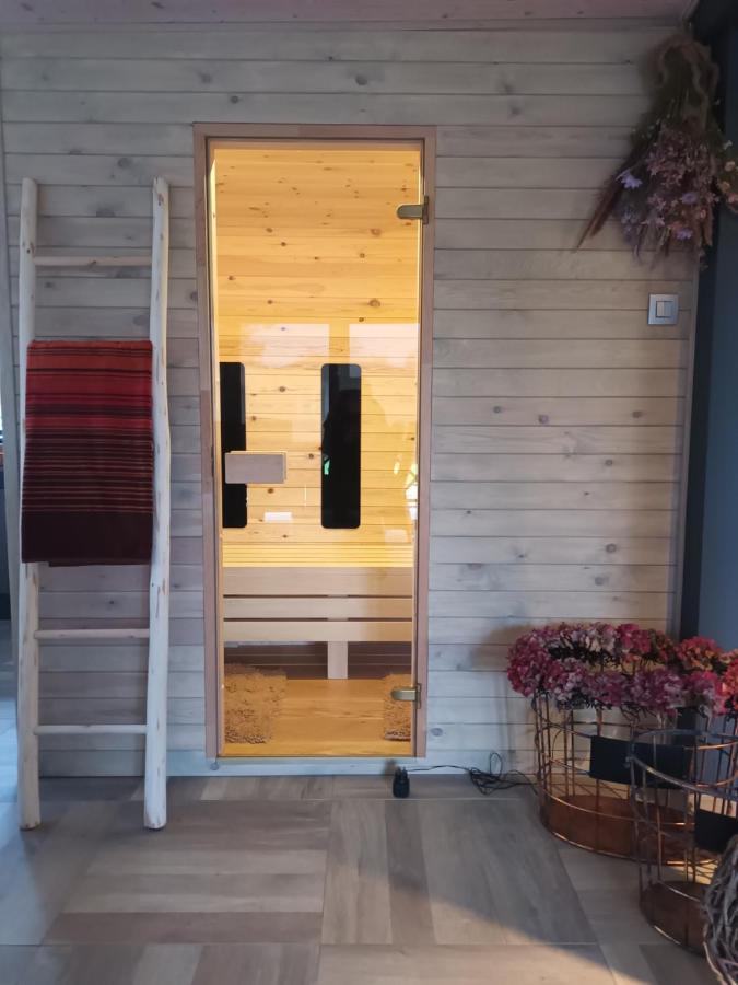 Prachtige Chalet Wabi Sabi Aan Het Water! Geel Exterior foto